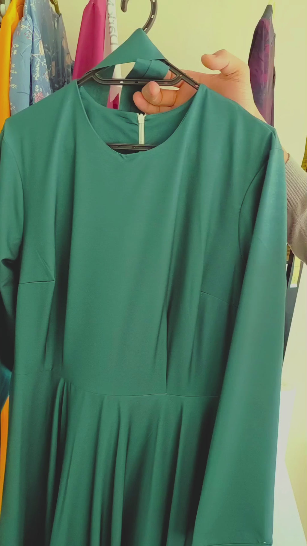 Emerald Green Modest Maxi Dress – Elegant Long Sleeve Dress
